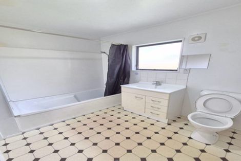 Photo of property in 6a Blacklock Avenue, Henderson, Auckland, 0612