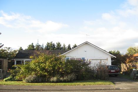 Photo of property in 4 Nugget Grove, Raumati Beach, Paraparaumu, 5032