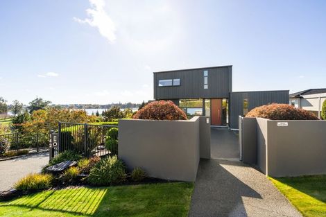 Photo of property in 142 Lake Crescent, Hamilton Lake, Hamilton, 3204