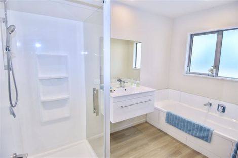 Photo of property in 89a Wairakei Road, Bryndwr, Christchurch, 8053