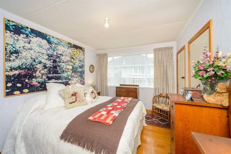 Photo of property in 27 Holland Crescent, Bulls, 4818