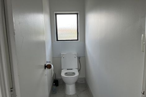 Photo of property in 2/69 Orams Road, Hillpark, Auckland, 2102