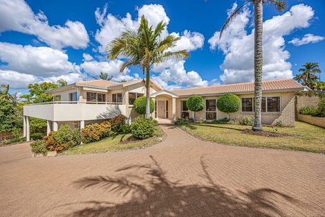 Photo of property in 16 Tornado Place, West Harbour, Auckland, 0618