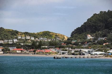 Photo of property in 90 Awa Road, Seatoun, Wellington, 6022