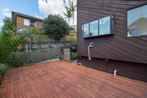 Photo of property in 1/14 Helicon Place, Totara Vale, Auckland, 0629