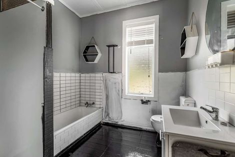 Photo of property in 34 Mclean Street, Woodville, 4920