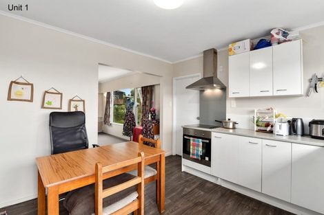 Photo of property in 71 College Road, Northcote, Auckland, 0627