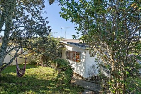 Photo of property in 12 Dunraven Place, Torbay, Auckland, 0630