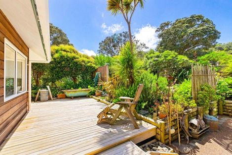 Photo of property in 12 Edwin Mitchelson Road, Muriwai, Waimauku, 0881