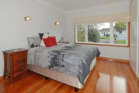 Photo of property in 8 Waiohua Road, Greenlane, Auckland, 1061