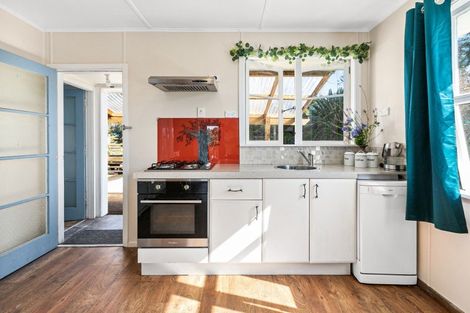 Photo of property in 36 Waverley Street, Waipawa, 4210