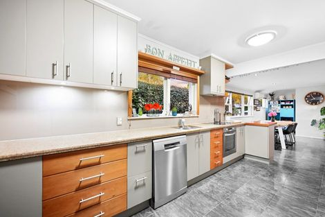 Photo of property in 6 Tudor Crescent, Chedworth, Hamilton, 3210