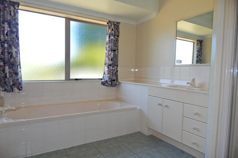 Photo of property in 28 Shepherd Road, Kerikeri, 0230