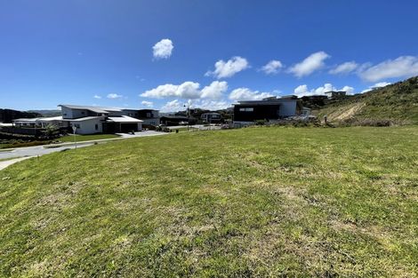 Photo of property in 33 Ken Douglas Drive, Aotea, Porirua, 5024
