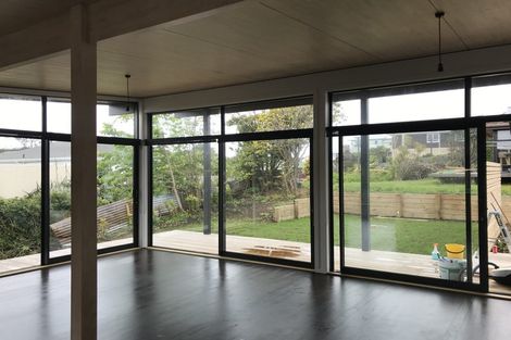 Photo of property in 106 Pioneer Road, Moturoa, New Plymouth, 4310