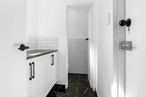 Photo of property in 2/320 Memorial Avenue, Burnside, Christchurch, 8053