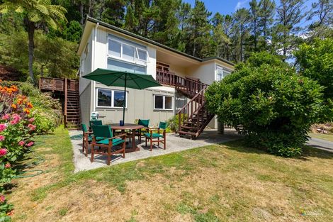 Photo of property in 58 Kamahi Street, Stokes Valley, Lower Hutt, 5019