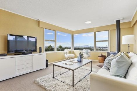 Photo of property in 12 Ross Avenue, Glenfield, Auckland, 0629