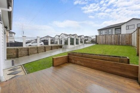 Photo of property in 57 Drumbuoy Drive, Flat Bush, Auckland, 2019
