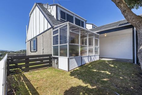 Photo of property in 52 Akaroa Drive, Maupuia, Wellington, 6022