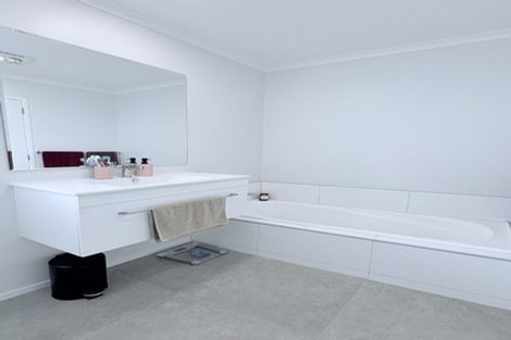 Photo of property in 12a Discovery Place, Marfell, New Plymouth, 4310