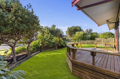 Photo of property in 10 Eastern Beach Road, Eastern Beach, Auckland, 2012