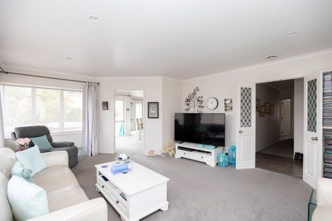 Photo of property in 10 Harris Place, Ngatea, 3503