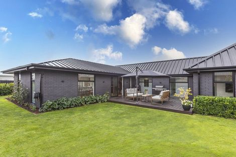 Photo of property in 7 Winning Post Place, Halswell, Christchurch, 8025