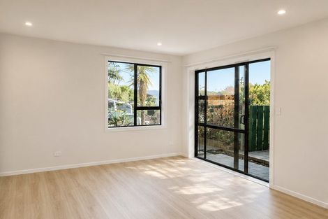Photo of property in 11 Kinnel Grove, Papakowhai, Porirua, 5024