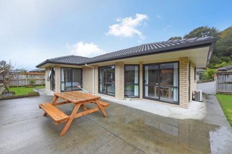 Photo of property in 19 Aragon Grove, Kingsley Heights, Upper Hutt, 5018