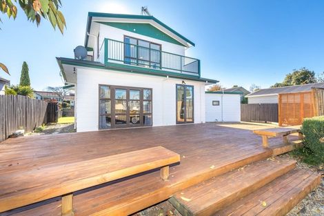 Photo of property in 33 Gilbass Avenue, Hamilton Lake, Hamilton, 3204