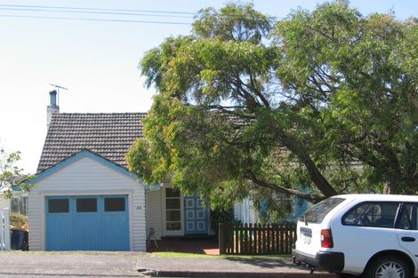 Photo of property in 29 Sunrise Avenue, Murrays Bay, Auckland, 0630