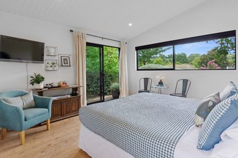 Photo of property in 2 Laly Haddon Place, Matakana, 0985