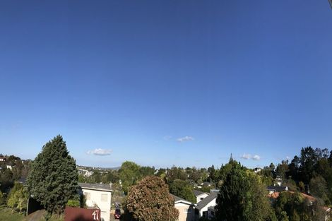 Photo of property in 1/54 Ayton Drive, Totara Vale, Auckland, 0629