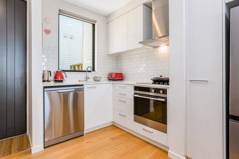 Photo of property in 3/52 High Street, Island Bay, Wellington, 6023