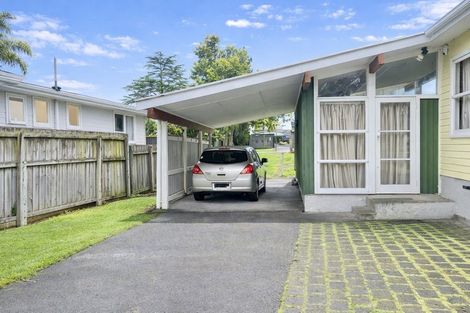 Photo of property in 21 Riverpark Crescent, Henderson, Auckland, 0610