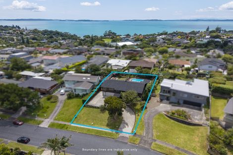 Photo of property in 11 Cheriton Road, Mellons Bay, Auckland, 2014