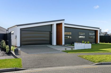 Photo of property in 5 Oakbridge Boulevard, Marshland, 8051