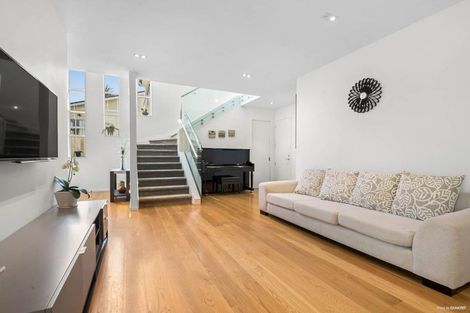 Photo of property in 309a Lake Road, Hauraki, Auckland, 0622