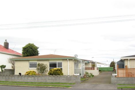 Photo of property in 2/10 Karamu Street, Strandon, New Plymouth, 4312