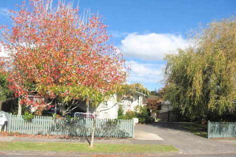 Photo of property in 1 Micawber Place, Mellons Bay, Auckland, 2014