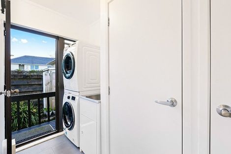 Photo of property in 2/7 Eskdale Road, Birkdale, Auckland, 0626