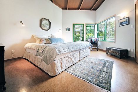 Photo of property in 149 Cornwallis Road, Cornwallis, Auckland, 0604