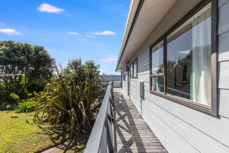 Photo of property in 16 Parkinson Close, Whitby, Porirua, 5024