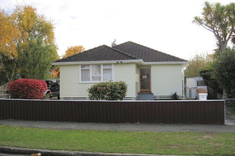Photo of property in 11 Lambeth Crescent, Northcote, Christchurch, 8052