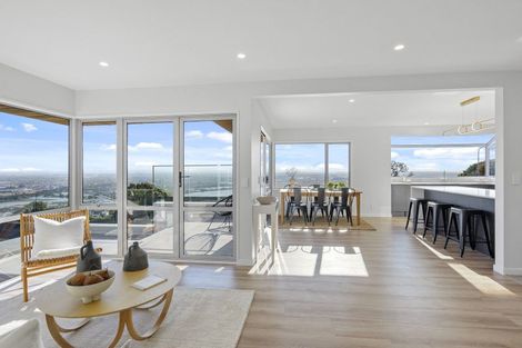 Photo of property in 283 Cannon Hill Crescent, Mount Pleasant, Christchurch, 8081