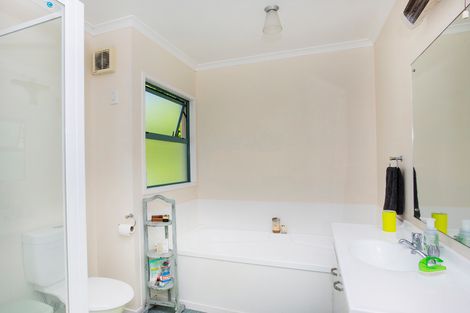 Photo of property in 64 Moana Road, Okitu, Gisborne, 4010