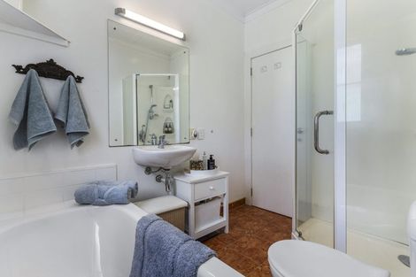 Photo of property in 16 Princes Street, Northcote Point, Auckland, 0627