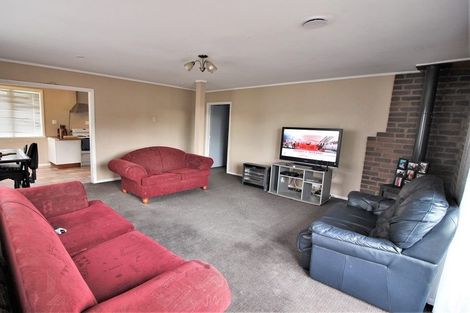 Photo of property in 2 Perry Place, Bader, Hamilton, 3206