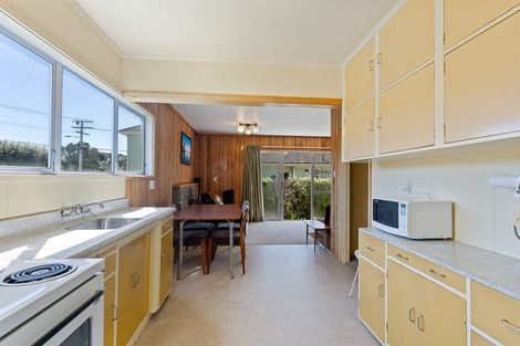 Photo of property in 96 Field Way, Waikanae Beach, Waikanae, 5036